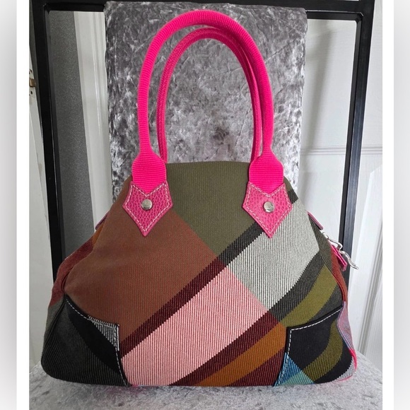 RARE AF! Vivienne Westwood Vintage Tartan Top-Handle Bag with Rare Pin Charm! 🪐 - Picture 2 of 10